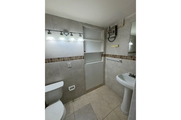 $1200 : Renta de Efficiency image 4