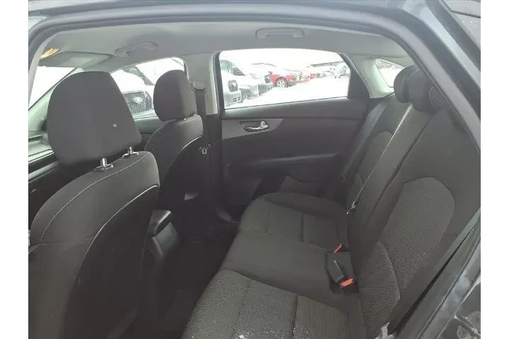 $13488 : Kia Forte 2019 LXS 4dr Sedan image 7