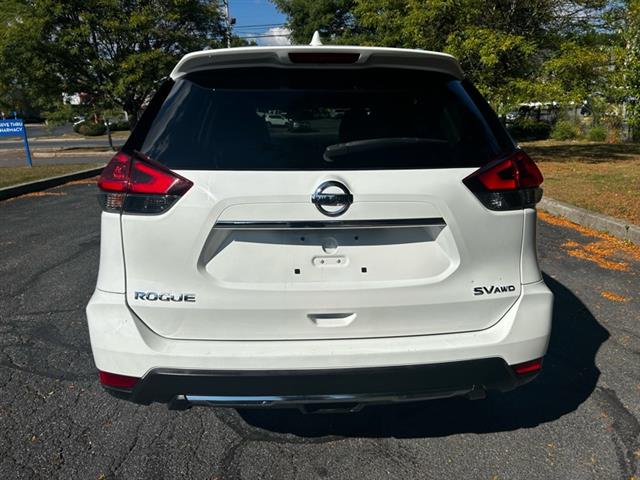 2018 Rogue SV AWD image 4