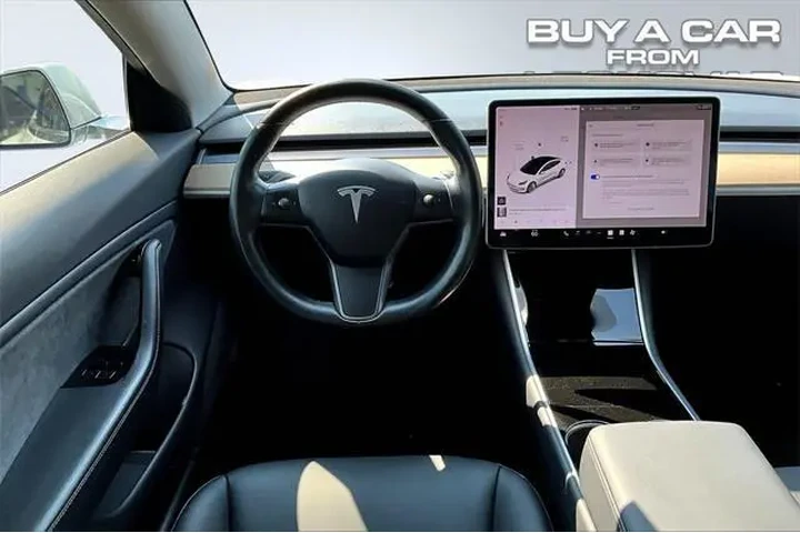 $15998 : Tesla Model 3 2018 Mid Range image 5