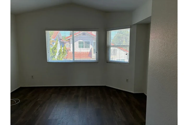 $1500 : Welcome to 1881 Runaway Cir, C image 3