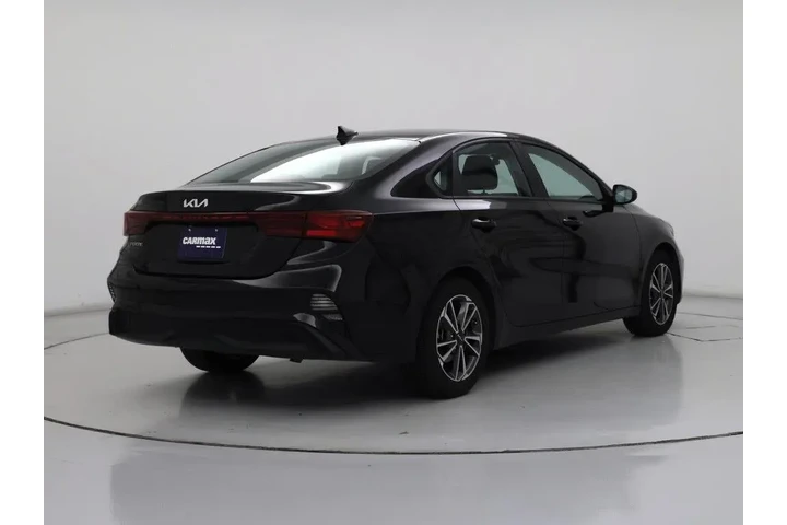 $16998 : Kia Forte 2023 LXS 4dr Sedan image 8
