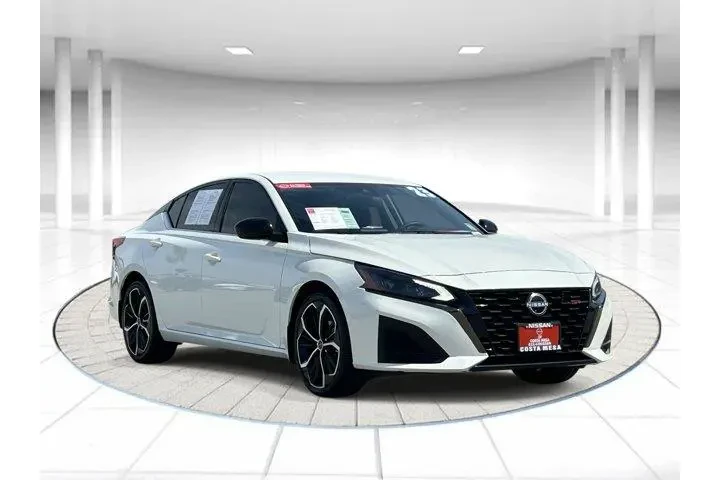 $22761 : Nissan Altima 2023 2.5 SR 4d image 5