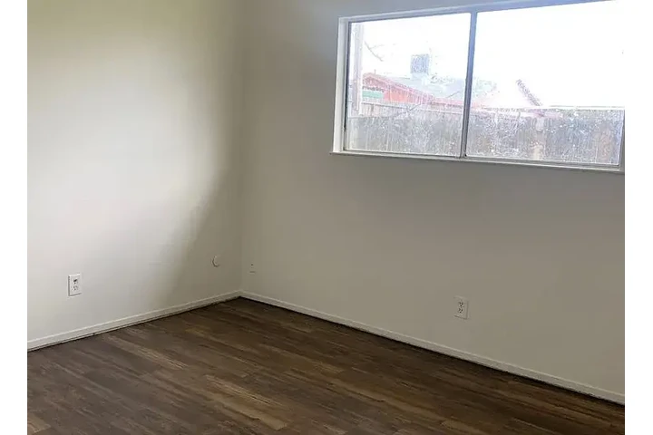 $830 : HOUSE RENT  IN KING’S COUNTY image 5