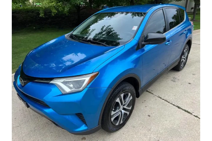 $15997 : 2018 RAV4 LE image 10