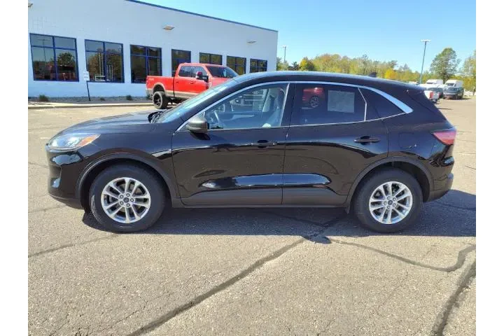 $21939 : Ford Escape 2022 AWD SE 4dr image 2