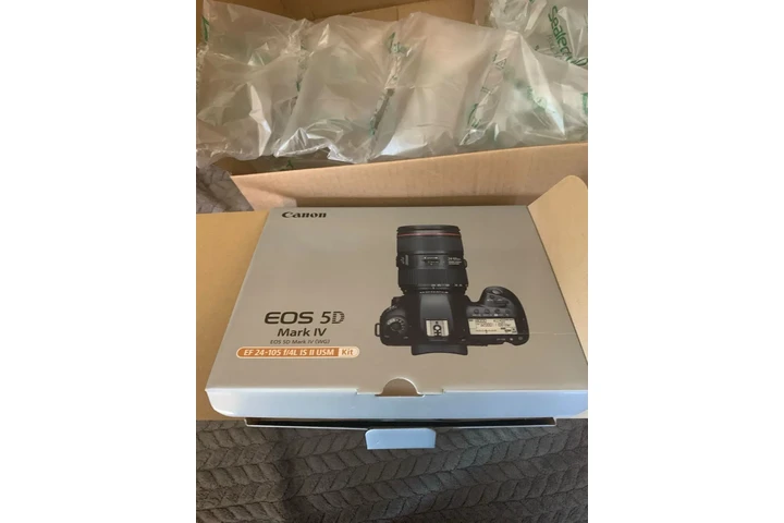 $600 : Canon EOS 5D Mark IV 30.4MP image 1