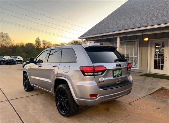 $19995 : 2018 Grand Cherokee image 8