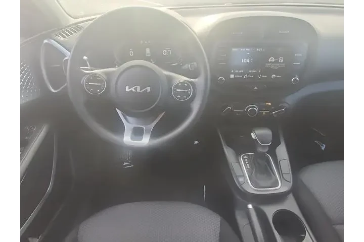 $17998 : Kia Soul 2023 LX 4dr Crossov image 7