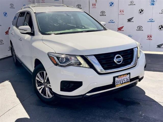 $12995 : Used 2018 Pathfinder FWD SV f image 1