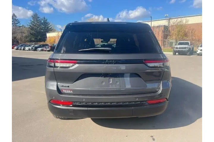 $28271 : Jeep Grand Cherokee 2023 4x4 image 6