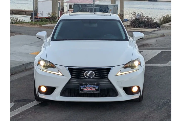 $15988 : 2014 IS 250 Sport image 3