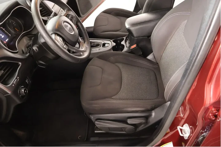 $12929 : Jeep Cherokee 2019 Latitude image 10