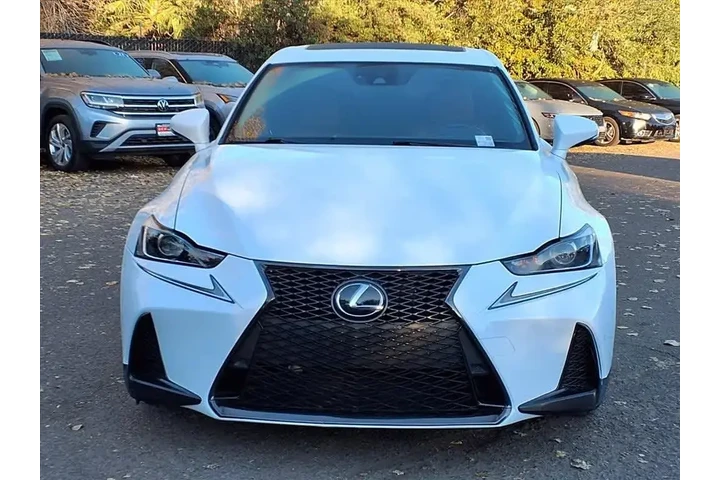 $28835 : Lexus IS 350 2018 4dr Sedan image 2