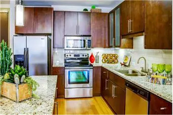 $1900 : Rental property with 0 bedro image 7