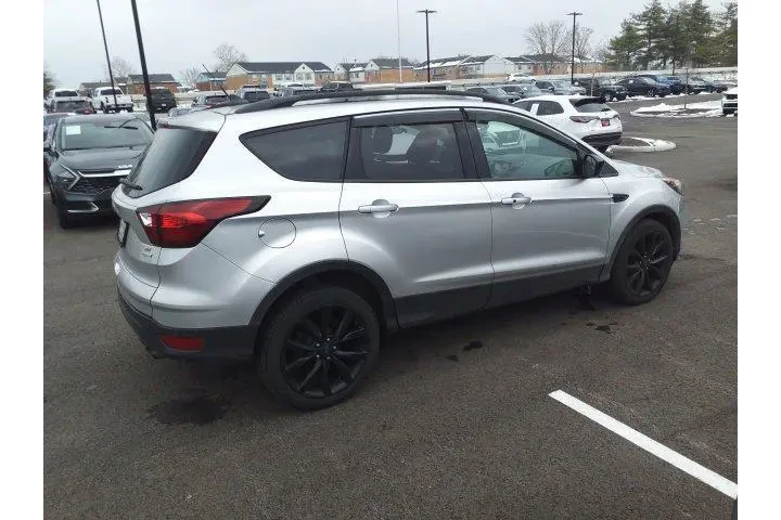 $13242 : Ford Escape 2019 SE 4dr SUV image 2