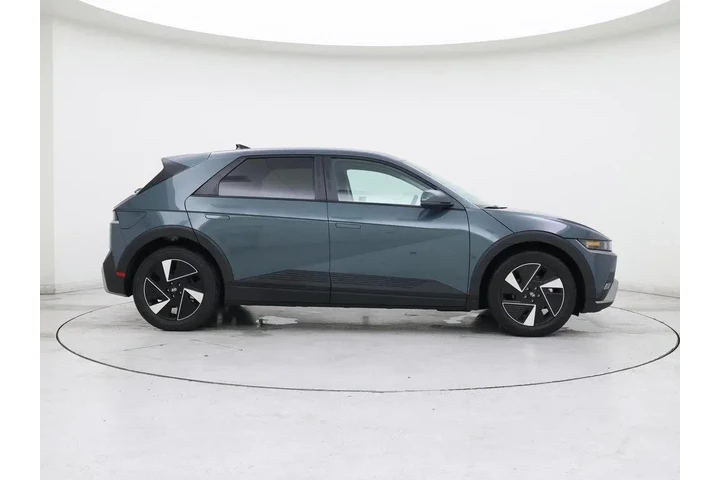 $31998 : Hyundai IONIQ 5 2026 SE Stan image 7