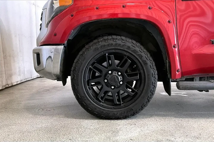 $29591 : Toyota Tundra 2021 4x4 SR5 4 image 6