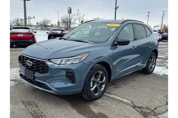 $27928 : Ford Escape 2023 AWD ST-Line image 2
