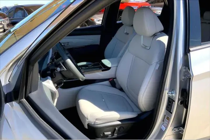 $37988 : Hyundai TUCSON 2026 Limited image 8