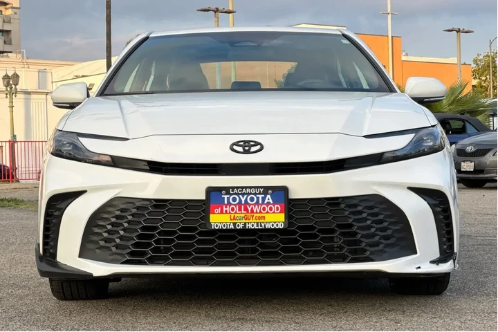 $29953 : Toyota Camry 2025 SE 4dr Sed image 9