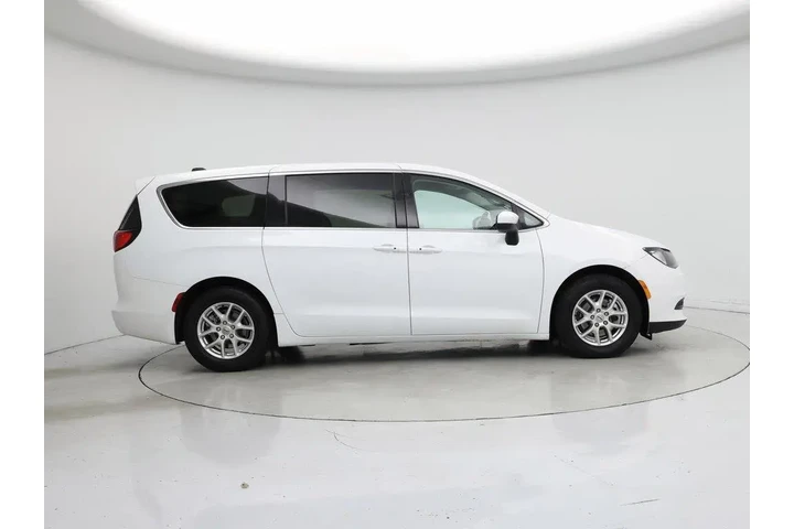$21998 : Chrysler Voyager 2022 LX 4dr image 7