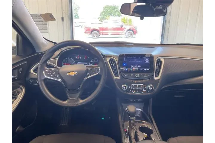 $16013 : Chevrolet Malibu 2023 LT 4dr image 3