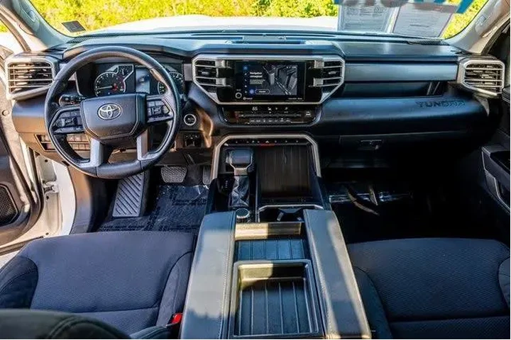 $33970 : Toyota Tundra 2023 4x2 SR5 4 image 6