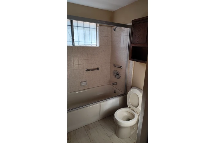 $450 : Habitación en Inglewood image 3