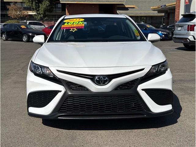 2023 Camry SE image 2