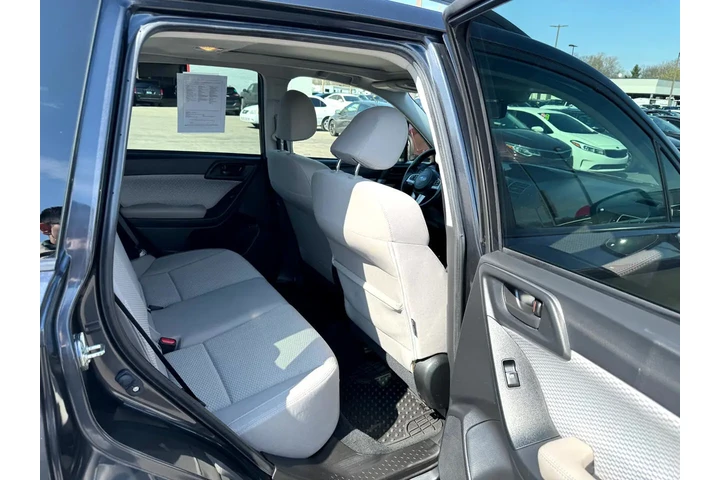 $10980 : 2018 Forester 2.5i Premium image 9