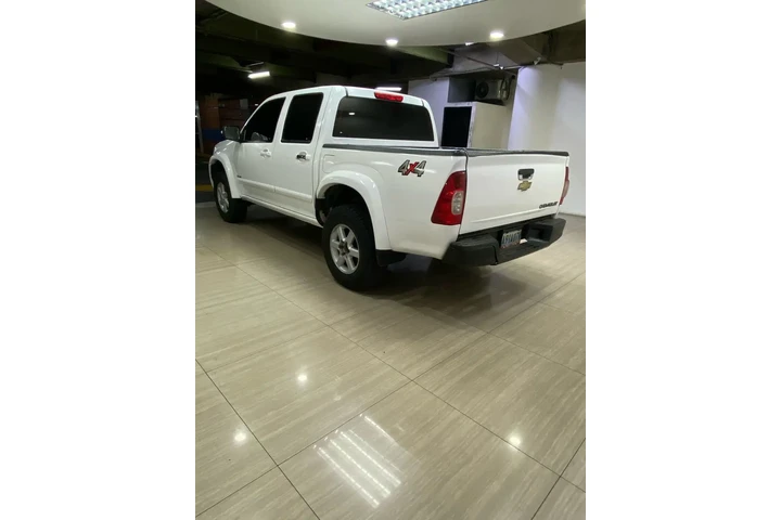 $14000 : Venta Chevrolet luv 2011 image 8