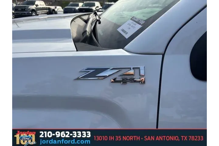 $22143 : GMC Sierra 1500 2016 4x4 SLT image 4
