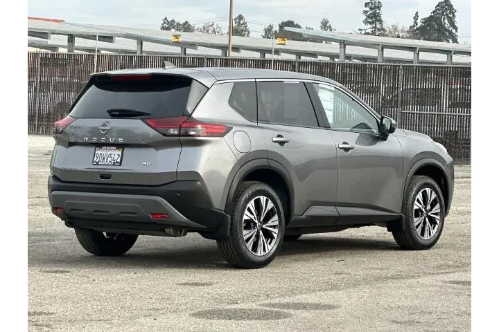 $23990 : Nissan Rogue 2023 SV 4dr Cro image 3