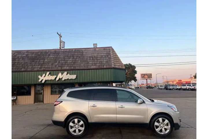$14995 : 2017 Traverse LT | Dickinson image 9
