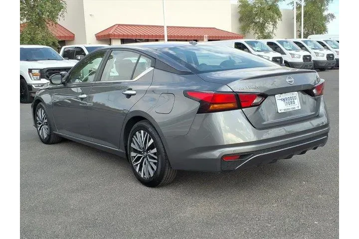 $19699 : Nissan Altima 2024 2.5 SV 4d image 3