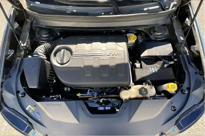 Jeep Cherokee 2019 4x4 Limit image 9