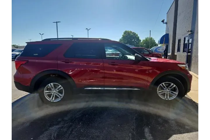 $34025 : Ford Explorer 2023 AWD XLT 4 image 8