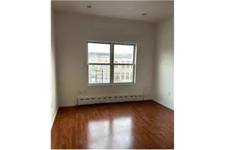 $3000 : Rental property with 3 bedro image 4