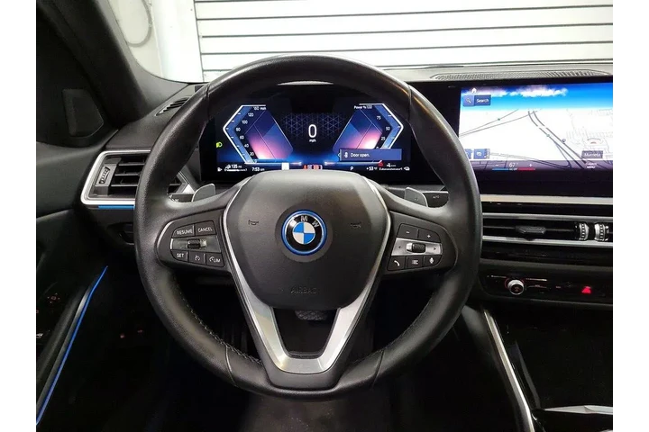 $28998 : BMW 3 Series 2023 330e 4dr S image 10
