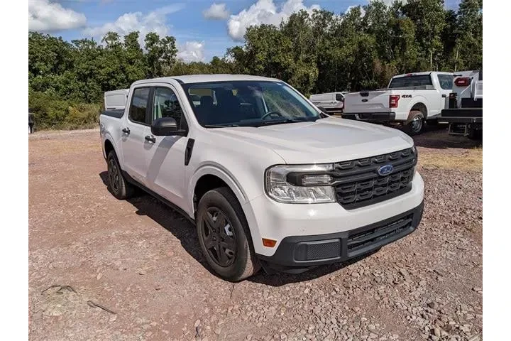 $23577 : Ford Maverick 2022 AWD XL 4d image 2