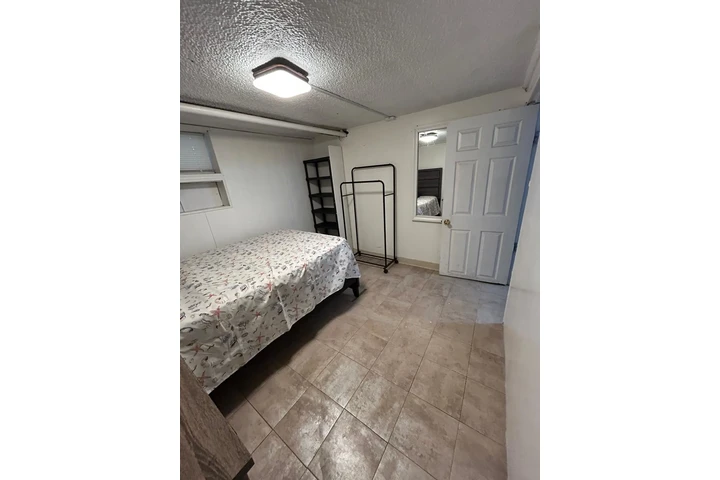 $700 : Rento cuarto image 2