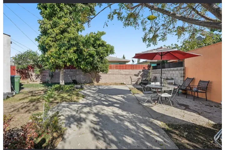 $1800 : CASA*N Van Ness Ave, Compton📍 image 8