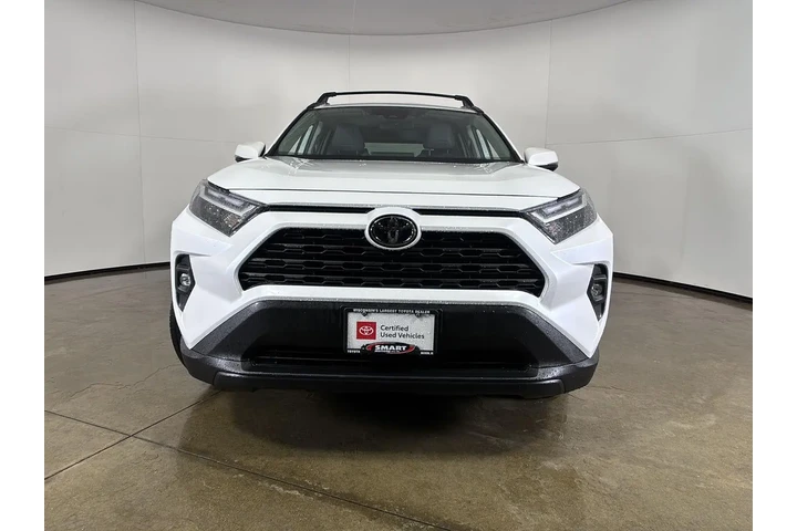 $38494 : Gold Certified 2025 RAV4 XLE image 10