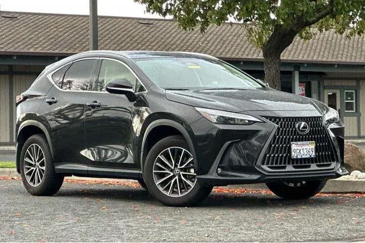 $34340 : Lexus NX 250 2024 4dr Crosso image 2
