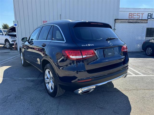 $16995 : 2017 MERCEDES-BENZ GLC GLC 30 image 5