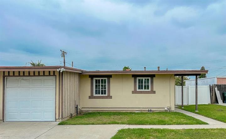 $2400 : Hermosa casa🏠en West Cov CA🏠 image 1