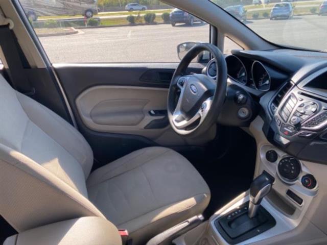 2019 Fiesta image 10