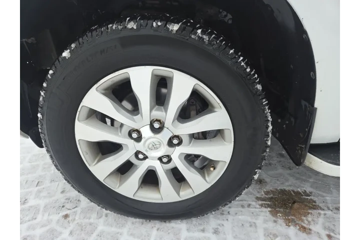 $10960 : 2011 Sequoia Limited image 9