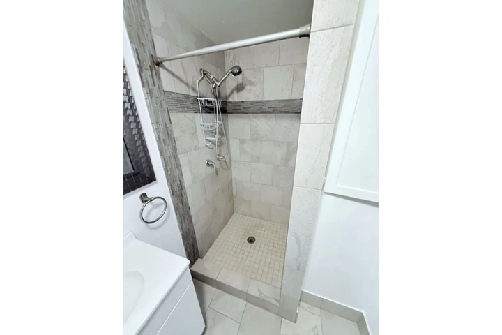 $1200 : Estudio de Renta una persona image 3